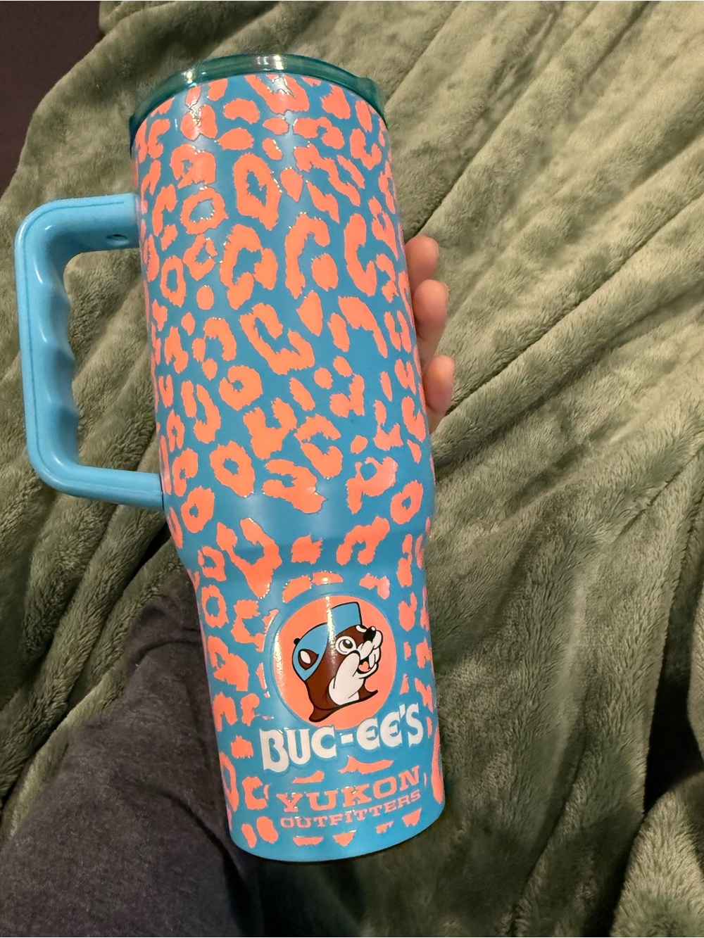 Buc-ee's 40oz Turquoise & Coral Leopard Print Travel Tumbler with Handle - Picture 4 of 7